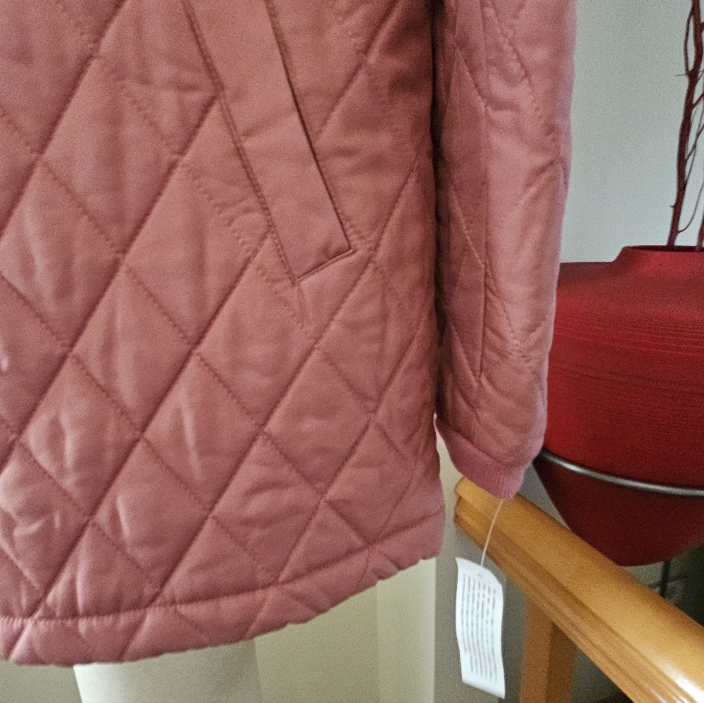 Chic Quilted Rose Jacket - Picture 2 of 5